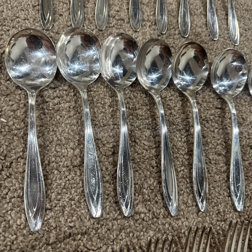 1847 Rogers Bros Silhouette Flatware Silverware Fork Spoon Soup Service For 8 - Picture 3 of 9